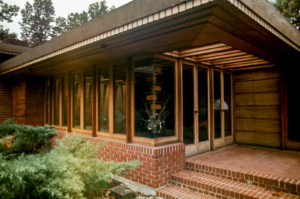 Melvin Maxwell and Sara Stein Smith House, Bloomfield Hills, MI, 1950. Copyright R&R Meghiddo, 1971, All Rights Reserved.